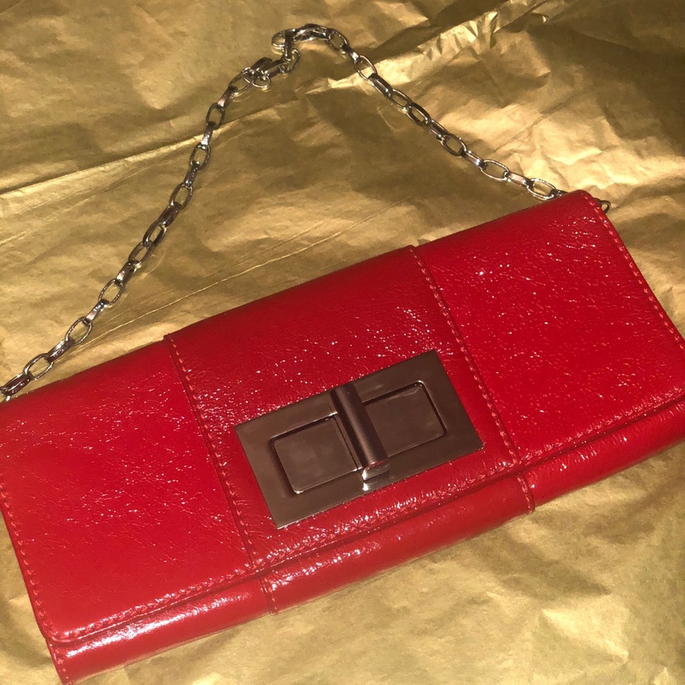 Red clutch